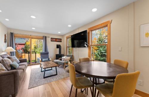 Frisco Casa | Alpine Drive #106B by Summit County Mountain Retreats