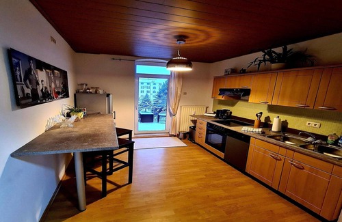 Dorfstadt Apartamento | Escapada alpina con chimenea