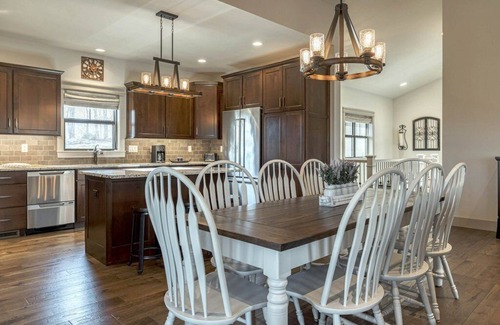 Innsbrook Casa | Alpine Getaway with Hot Tub