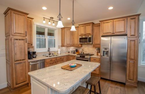 Blowing Rock Casa | Alpine Gorge View