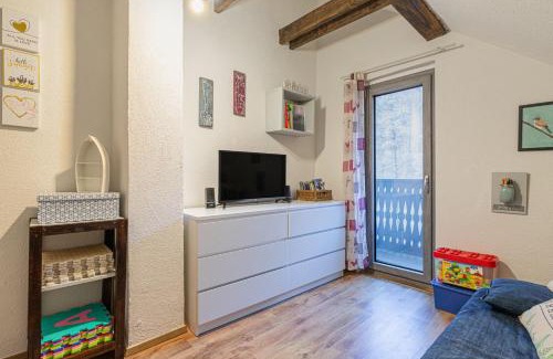 Gorenja Trebusa Apartamento | Alpine House Naturalina - Happy Rentals