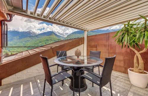 Casacce Apartamento | Alpine Luxury Penthouse - Private Gym & Alps View