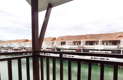 Taman Tanjung Casa | Alpine LXPD Water Chalet
