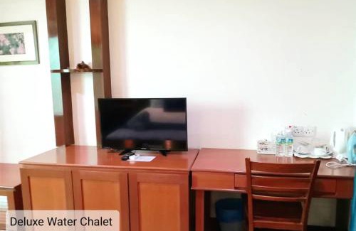 Taman Tanjung Casa | Alpine LXPD Water Chalet