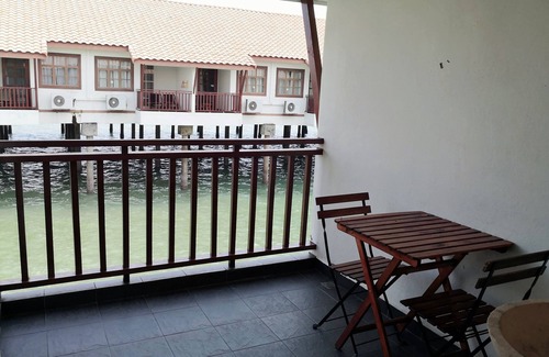 Taman Tanjung Apartamento | Alpine Premium Water Chalet 2