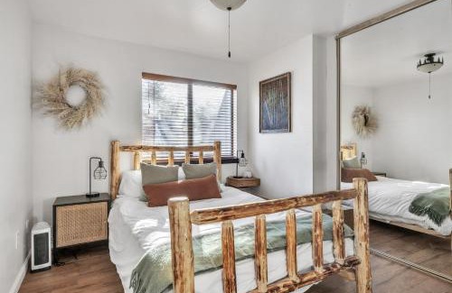 Incline Village Apartamento | Alpine Retreat in the Heart of Incline Village condo