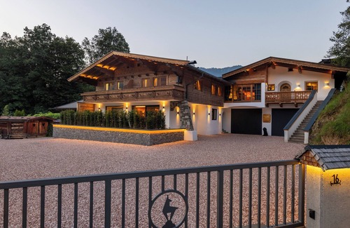 Kitzbuehel Apartamento | Alpine retreat: mountain magic in Kitzbühel