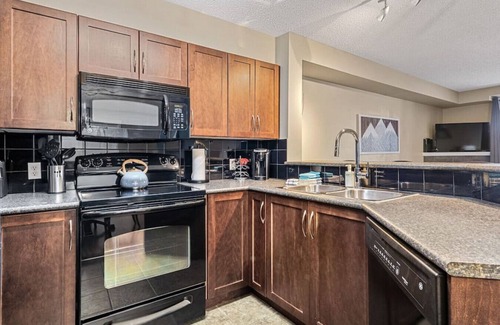East Kootenay Apartamento | Alpine Suite | Ground Floor | Central | Pool | Hot Tub