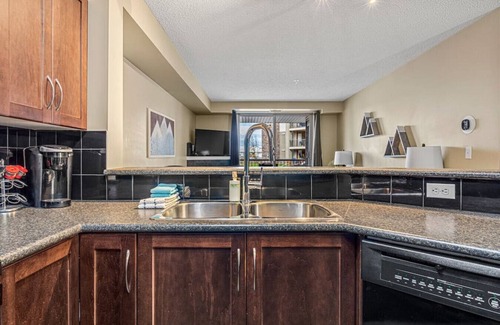 East Kootenay Apartamento | Alpine Suite | Ground Floor | Central | Pool | Hot Tub