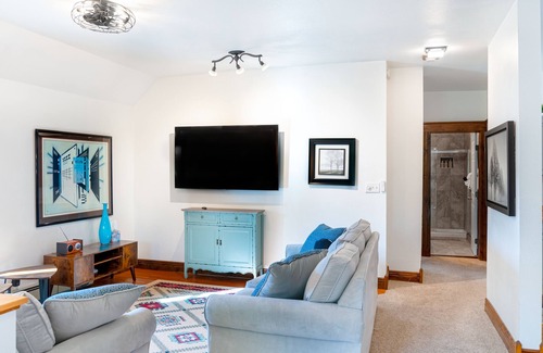 Grand Junction Casa | Alpine Suite on Main Street Downtown Grand Junction
