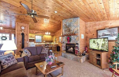 Gatlinburg - Pigeon Forge Cabina | Alpine Windsong