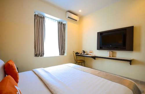 Cicaheum Hotel | Alqueby Hotel near Kiara Artha Park & Trans Studio Mall Mitra RedDoorz