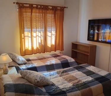 Neuquén Apartamento | Alquiler Familiar, Depto 2 dormitorios, SE PAGA AL LLEGAR, ANTES NO, en planta baja