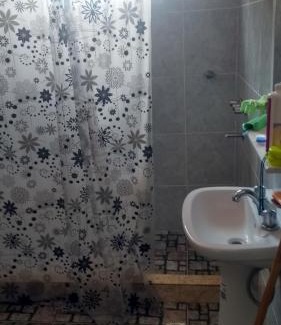 San Clemente Casa | Alquiler temporario de casa amplia para 6 personas en San Clemente del Tuyú CONSULTAS AL MAIL lucasguarra arroba h o t m a i l punto com