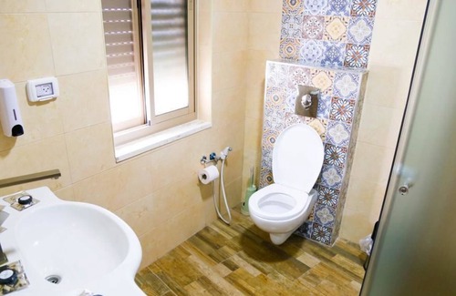 Bethlehem Casa | Alrowwad Guesthouse
