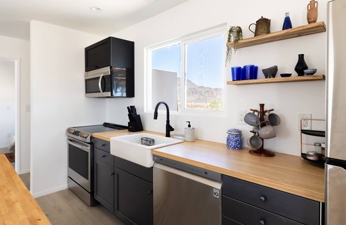 Landers Casa | Alta Azul - Cozy Cabin Near Goat Mountain W/Hot Tub! 1 Bedroom Home by RedAwning