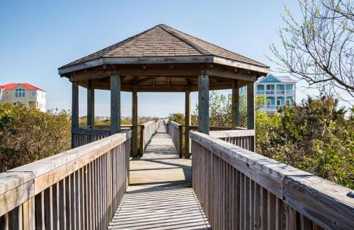 Yaupon Beach Casa | Alta Mira by Oak Island Accommodations