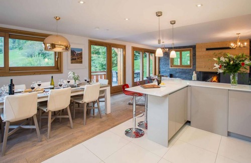 Morzine Apartamento | ALTAKA 4 in Morzine with 4 bedrooms and 3 bathrooms