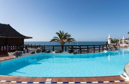 Playa del Aguila Casa | Altamar 52 with terrace & pool By CanariasGetaway