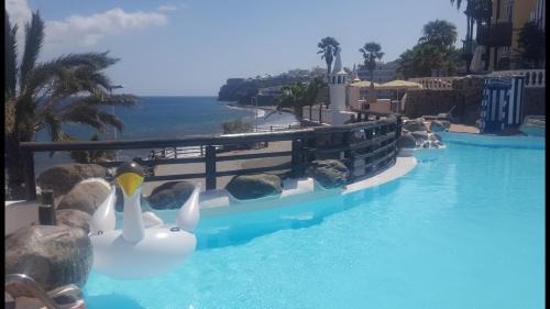 Bahia Feliz Apartamento | Altamar Beachfront