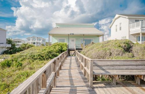 Yaupon Beach Casa | Altamarea by Oak Island Accommodations