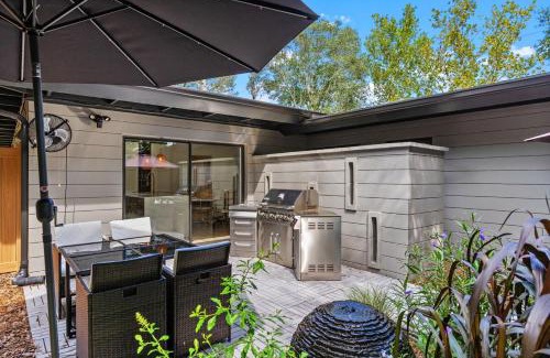 Altamonte Springs Casa | Altamonte Springs Retreat Fenced Yard & Workspace