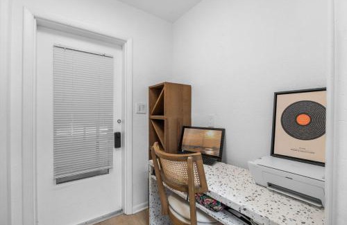 Altamonte Springs Casa | Altamonte Springs Retreat Fenced Yard & Workspace
