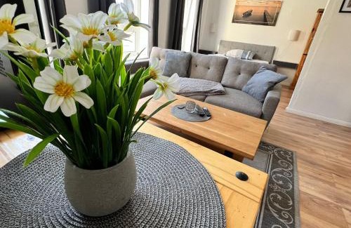Brandenburg an der Havel Apartamento | Altbauapartment in Wassernähe und Magenta TV