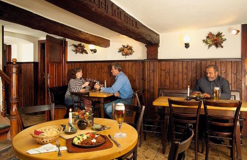 Jena Hotel | Altdeutsches Gasthaus Roter Hirsch