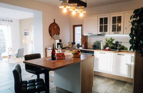 Schweina Apartamento | "Altensteinblick" vacation apartment with a fantastic view