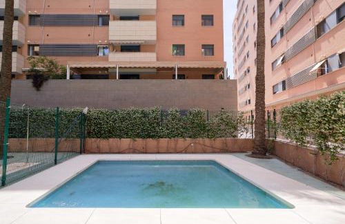 R.E.N.F.E. Apartamento | Alterhome Apartamento con piscina María Zambrano