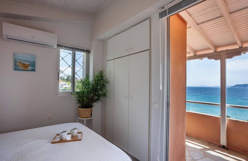 Sithonia Casa | Alterra Vita Captain's Cabin