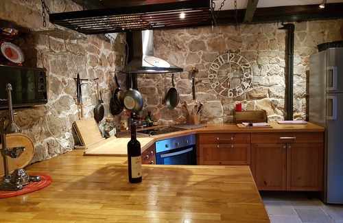Lustica Villa | Altes Steinhaus auf offenerSeeseite von Lustica mit Pool und Garten, ruhige Lage