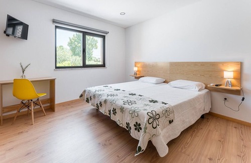 Mangualde Apartamento | ALTIDO Cosy unit w/ Gym & Communal pool