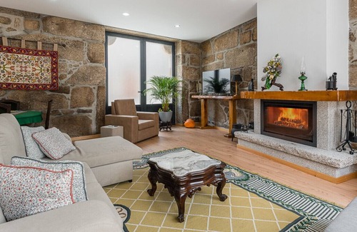Mangualde Apartamento | ALTIDO Delightful unit w/ Gym & Communal pool