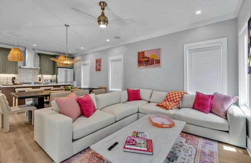 Berry Hill Cabaña | Alto-private Rooftop Deck-8 Mins to Broadway