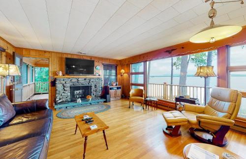 Alton Bay Casa | Alton Bay Lakefront Beauty