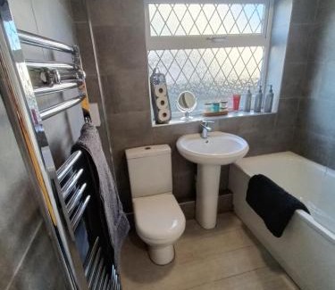 Werrington Casa | Alton Towers & Foxtail Barns & Oak Barns & Peak District