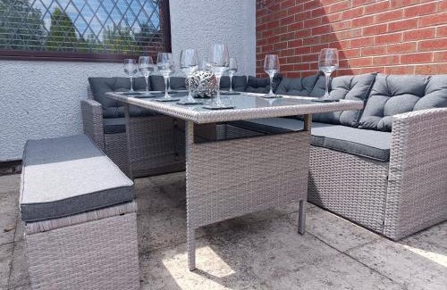 Werrington Casa | Alton Towers & Foxtail Barns & Oak Barns & Peak District