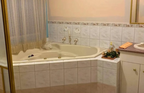 Altona Meadows Casa | ALTONA ROOMS FOR RENT