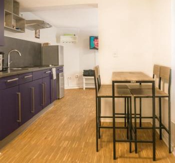 Dusseldorf Old Town Apartamento | Altstadt Apartment Alisa