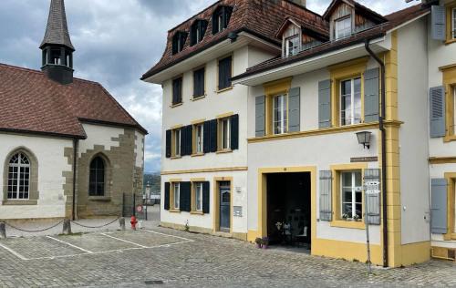 Murten Apartamento | Altstadthaus - neu renoviert, barrierefrei