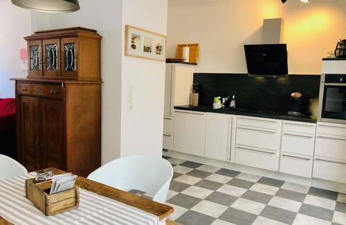 Friedrichstadt Casa | Altstadthus - Gemütliches Ferienhaus mit Gärtchen