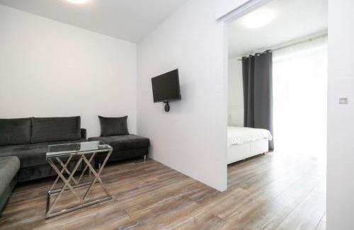 Radvan Apartamento | ALURE RESIDENCES 1 & 24h self check-in, free parking in front of the apartment building, new building, terrace, cafe with breakfast in the apartment building, next to the aqua park