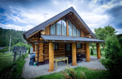 Vatra Moldovitei Casa | Alvi