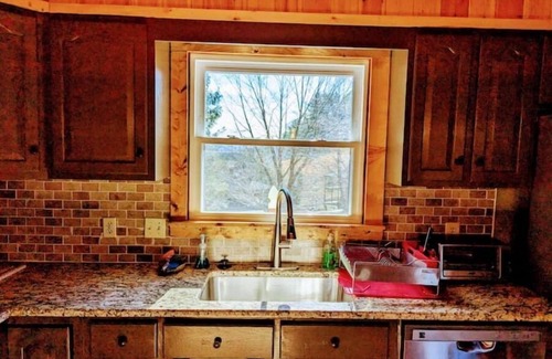 Winston - Salem Cabina | Alwar House: A mountain Paradise 200 RAVEN Road Piney Creek NC.