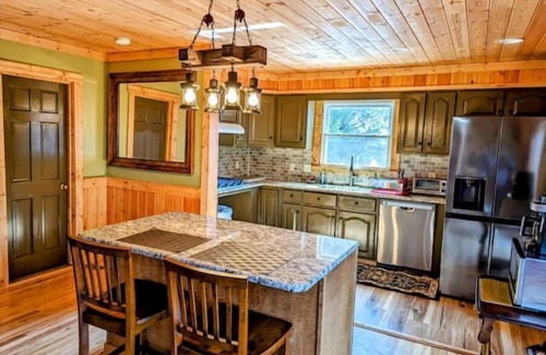 Winston - Salem Cabina | Alwar House: A mountain Paradise 200 RAVEN Road Piney Creek NC.
