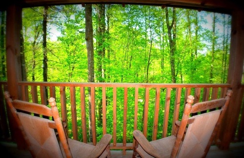 Pigeon Forge Cabina | Always Misbehavin 1 Bedroom Cabin by RedAwning