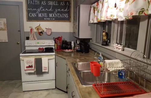 Pikeville Casa | Always Stay Humble & Kind Farm / Fall Creek Falls