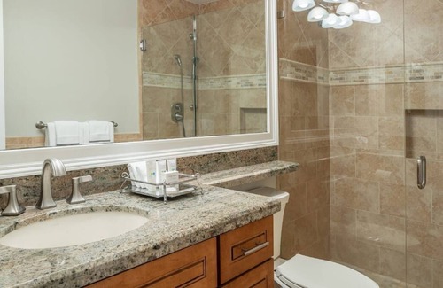 Hunt Club Complejo | Always Take The Scenic Route! 2 Comfortable Units, Tennis Court, On-site Dining